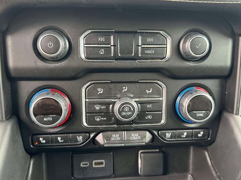 Used 2024 Chevrolet Tahoe Premier image 11