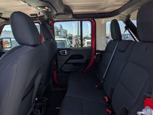 Used 2022 Jeep Wrangler Unlimited Sahara image 12