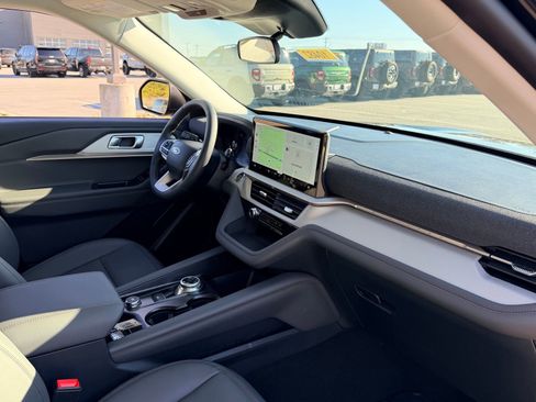 New 2026 Ford Explorer Active w/ Active Comfort Package RWD image 22