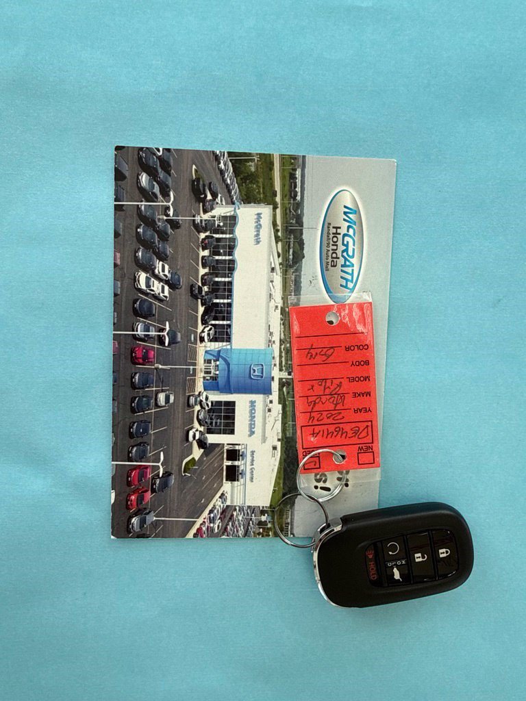Used 2024 Honda Pilot Touring image 4