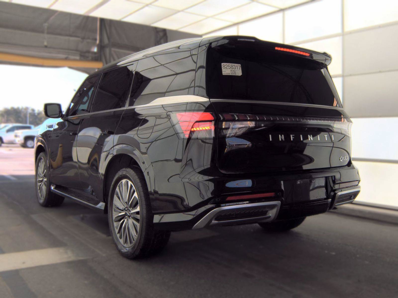 Certified 2025 INFINITI QX80 Luxe RWD image 12
