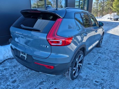 Used 2020 Volvo XC40 T5 R-Design image 6