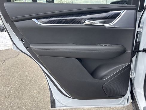 Used 2024 Cadillac XT6 Premium Luxury w/ Technology Package image 23