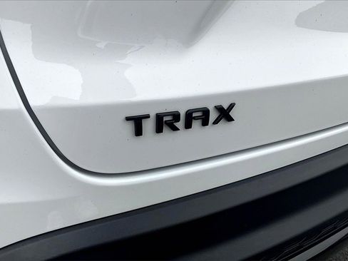 Used 2024 Chevrolet Trax RS w/ Driver Confidence Package image 33