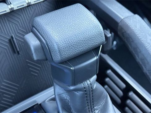 Used 2025 Toyota Tacoma SR5 image 33