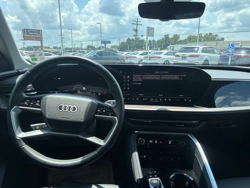 Used 2025 Audi Q5 Premium Plus w/ Premium Plus AWD/4WD image 21