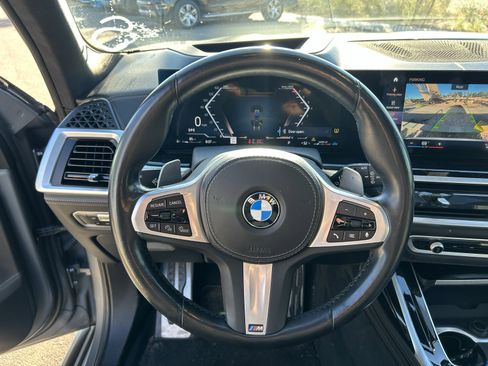 Used 2023 BMW X7 xDrive40i w/ Executive Package image 21