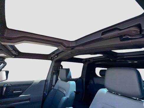 Used 2024 GMC Hummer EV 3X w/ LPO, Illumination Package image 27