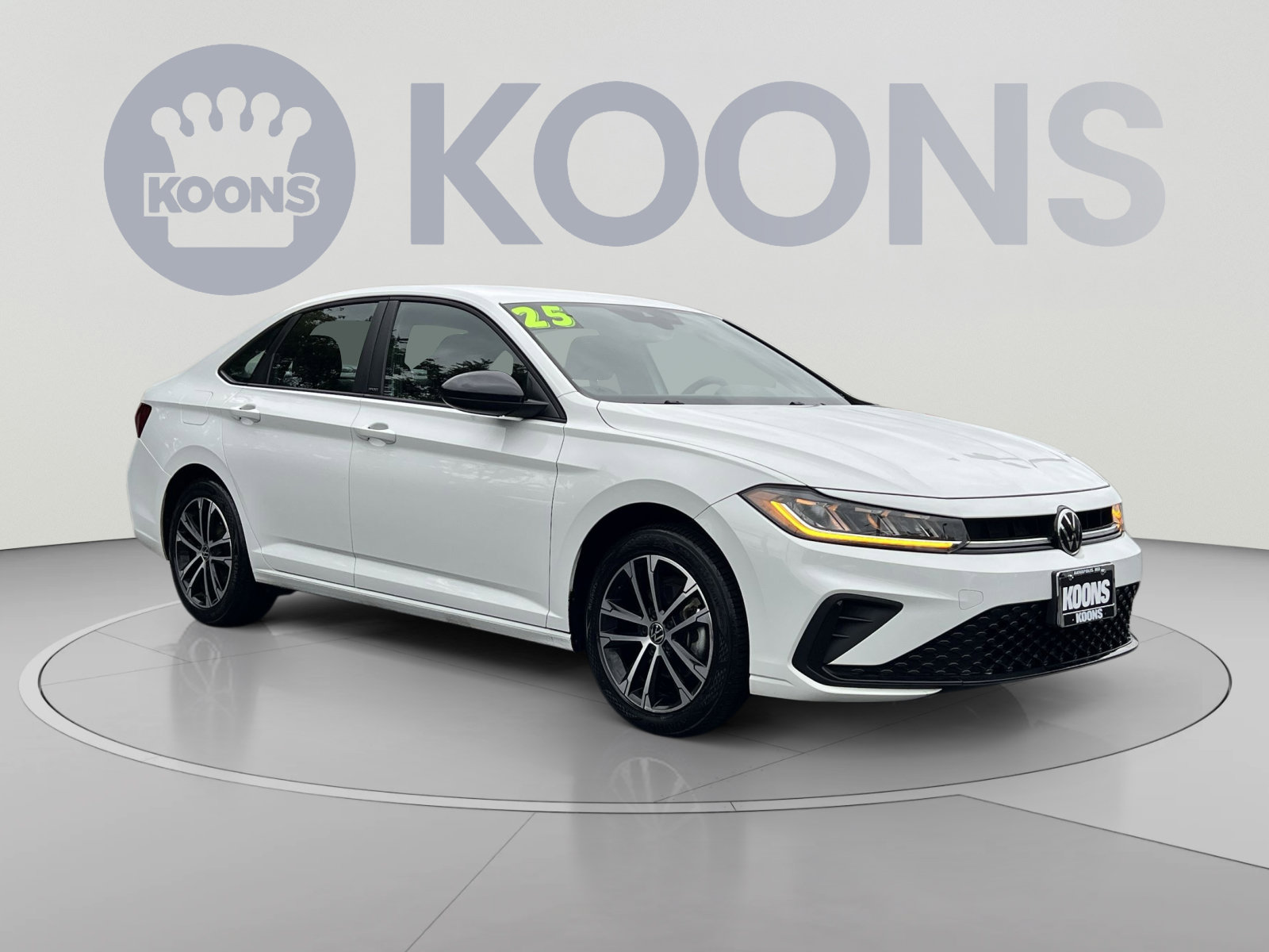 Used 2025 Volkswagen Jetta Sport FWD image 2