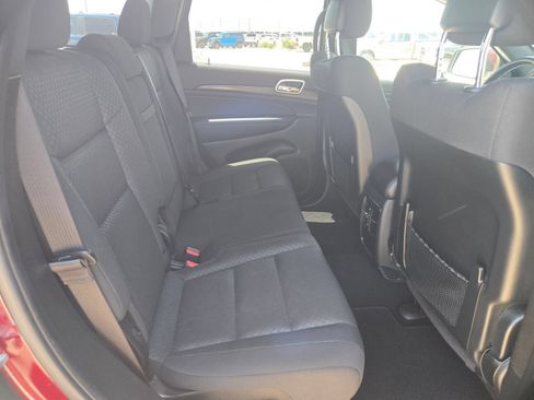Used 2020 Jeep Grand Cherokee Laredo AWD/4WD image 22