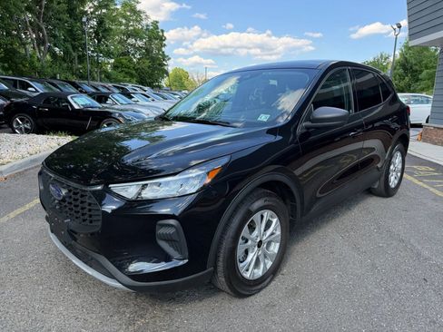 Used 2023 Ford Escape Active AWD/4WD image 2
