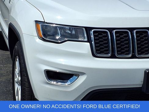 Used 2019 Jeep Grand Cherokee Laredo AWD/4WD image 28