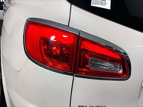 Used 2015 Buick Enclave Leather FWD image 28