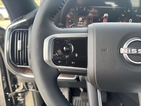 Used 2025 Nissan Armada SL AWD/4WD image 19