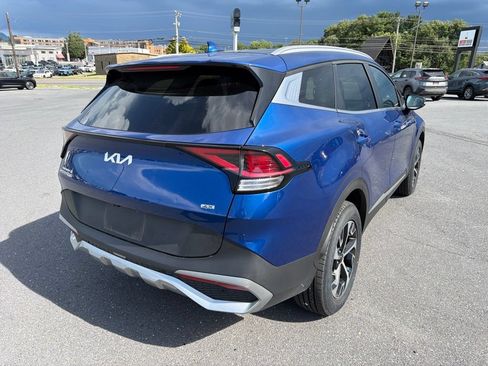 Used 2023 Kia Sportage EX AWD/4WD image 5