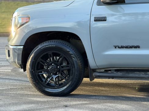 Used 2018 Toyota Tundra SR5 w/ SR5 Upgrade Package image 7