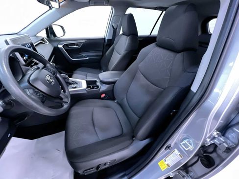 Used 2025 Toyota RAV4 XLE w/ Convenience Package AWD/4WD image 14