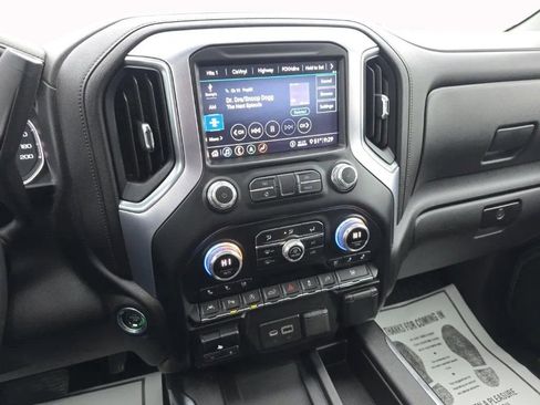 Used 2020 GMC Sierra 1500 SLT image 24