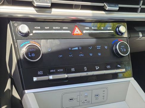 Used 2024 Hyundai Santa Fe SEL AWD/4WD image 30