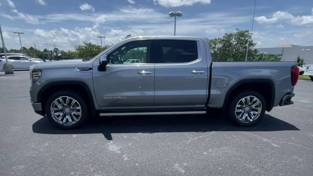 Used 2024 GMC Sierra 1500 Denali w/ Denali Reserve Package AWD/4WD image 5