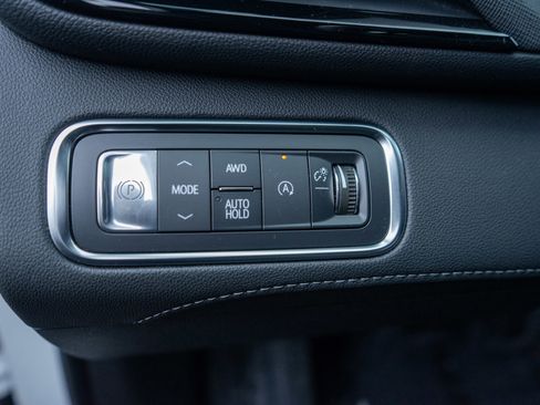 Used 2025 Buick Enclave Preferred image 17