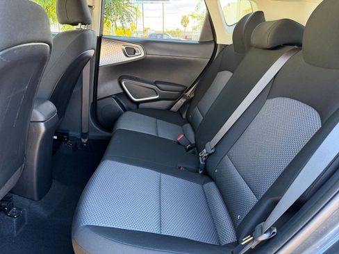 Used 2025 Kia Soul LX w/ LX Technology Package image 23