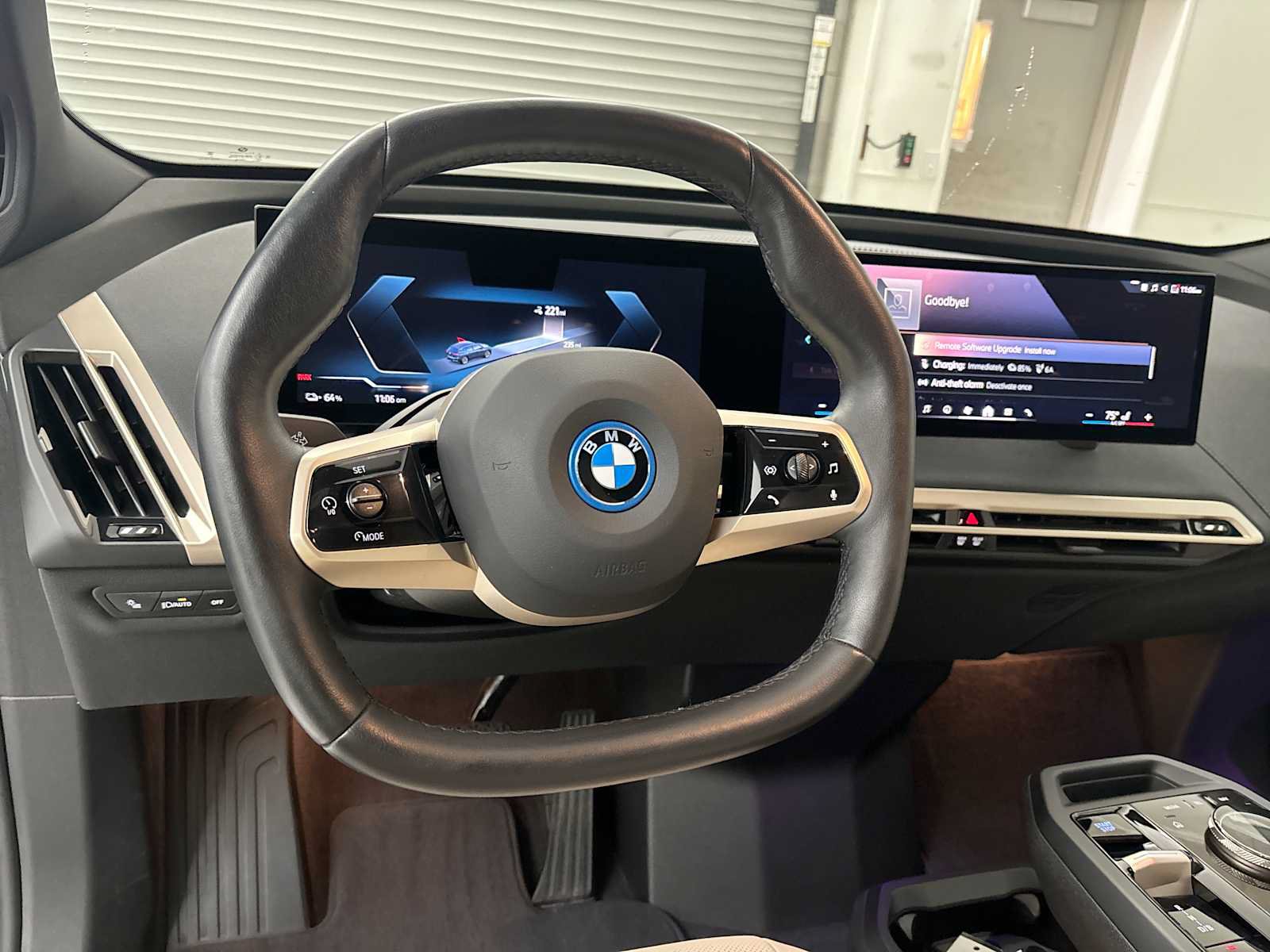 Used 2024 BMW iX xDrive50 w/ Premium Package AWD/4WD image 11