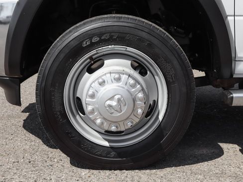 Used 2021 RAM 5500 Tradesman w/ Chrome Appearance Group image 38