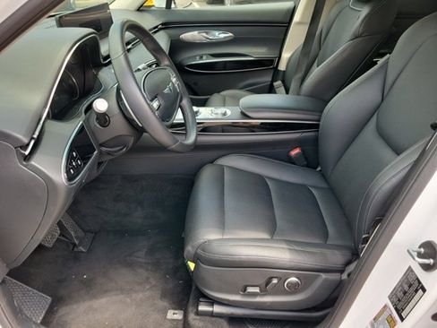 Used 2025 Genesis GV70 2.5T AWD/4WD image 5