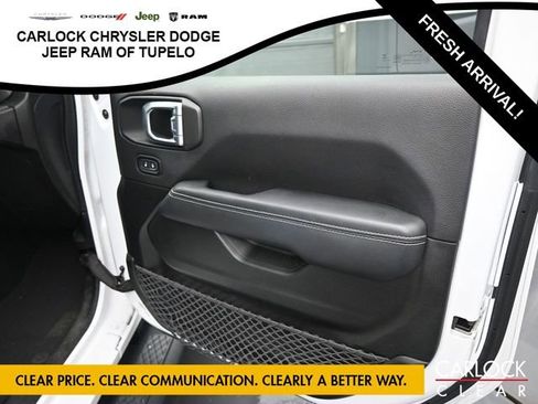 Used 2023 Jeep Gladiator Overland AWD/4WD image 37