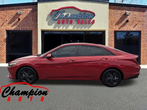 Used 2021 Hyundai Elantra SEL FWD image 8