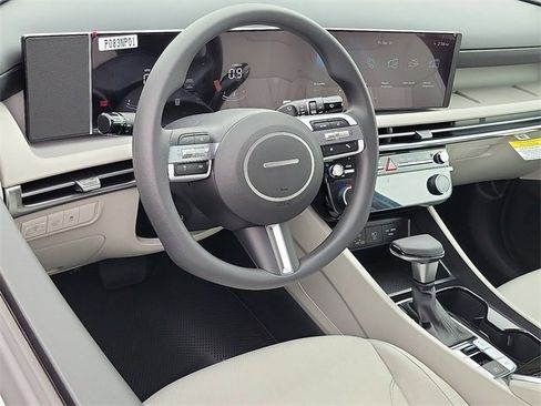 New 2026 Hyundai Tucson SEL image 3