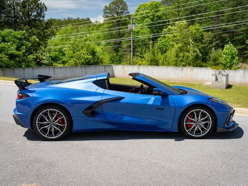 Used 2023 Chevrolet Corvette Stingray Preferred Cpe w/ Z51 Performance Package RWD image 23