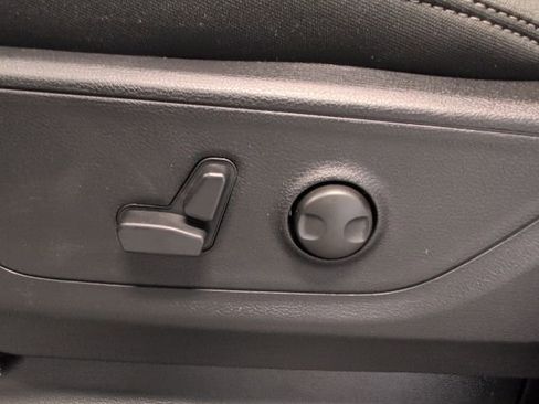 New 2026 RAM 1500 4x4 Crew Cab image 11