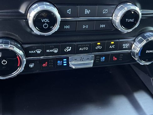 Used 2024 Ford F150 Platinum w/ Equipment Group 702A High image 21