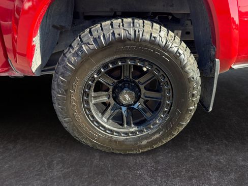 Used 2019 Toyota Tacoma TRD Sport w/ Technology Package AWD/4WD image 14