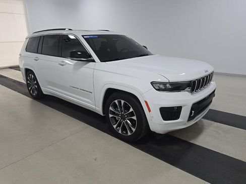 Used 2025 Jeep Grand Cherokee L Overland w/ Luxury Tech Group IV AWD/4WD image 23