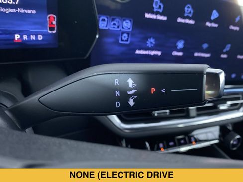 Certified 2024 Chevrolet Equinox EV LT FWD image 8