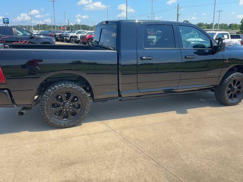 Used 2025 RAM 2500 Laramie AWD/4WD image 7