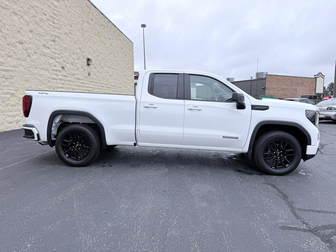 Used 2023 GMC Sierra 1500 Elevation AWD/4WD image 6