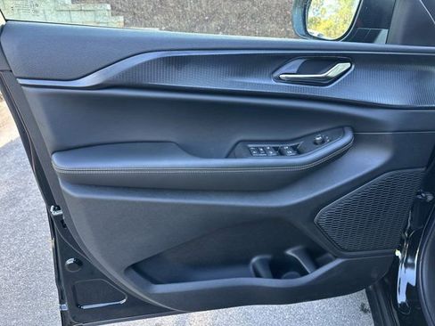 New 2025 Jeep Grand Cherokee L Laredo image 10