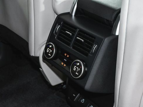 Used 2025 Land Rover Discovery S image 56