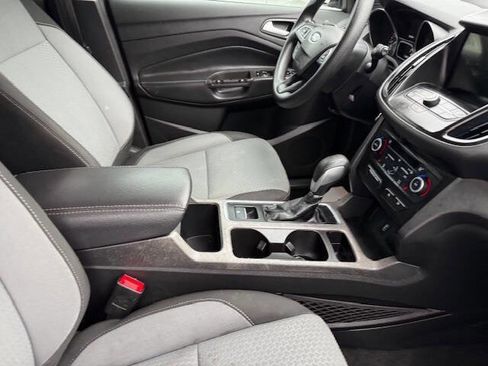 Used 2019 Ford Escape SE image 34