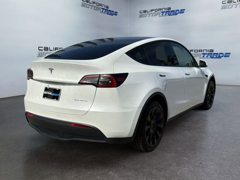 Used 2023 Tesla Model Y Long Range AWD/4WD image 5