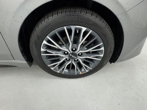 Used 2024 Kia Forte GT-Line w/ GT-Line Premium Package FWD image 9