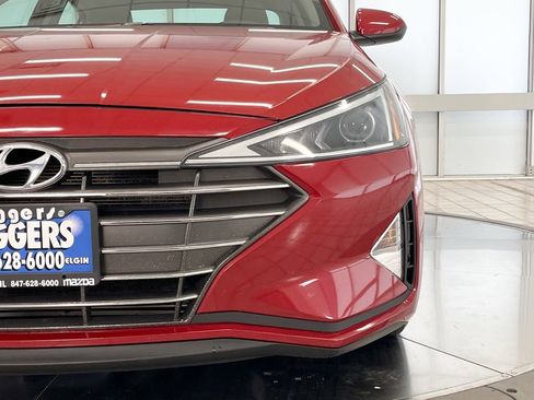 Used 2019 Hyundai Elantra SEL image 11