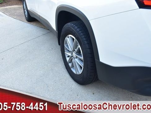 Used 2023 Chevrolet Traverse LT FWD image 18