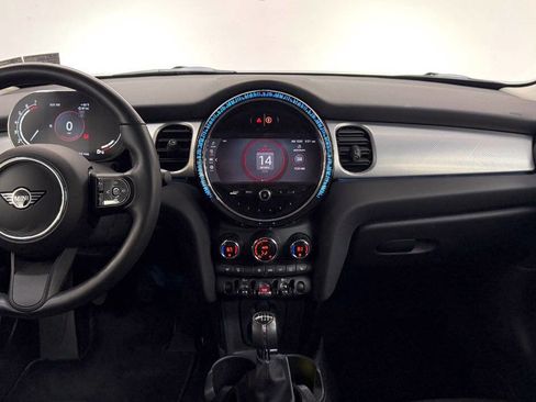 Used 2022 MINI Cooper 2-Door Hardtop w/ Premium Package image 37