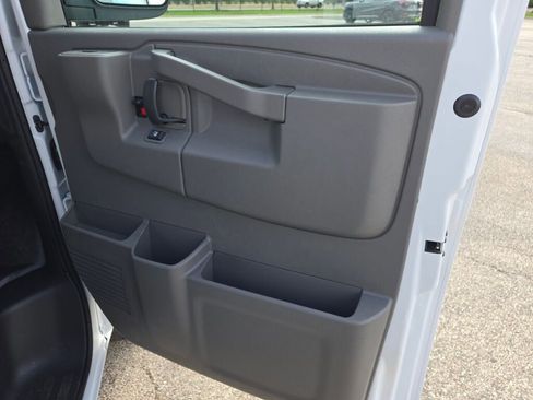 New 2026 GMC Savana 2500 RWD image 6
