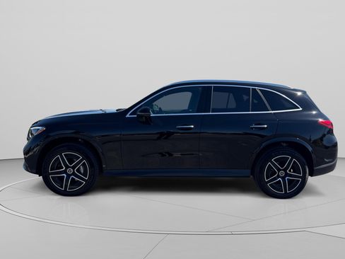Used 2026 Mercedes-Benz GLC 300 4MATIC image 2
